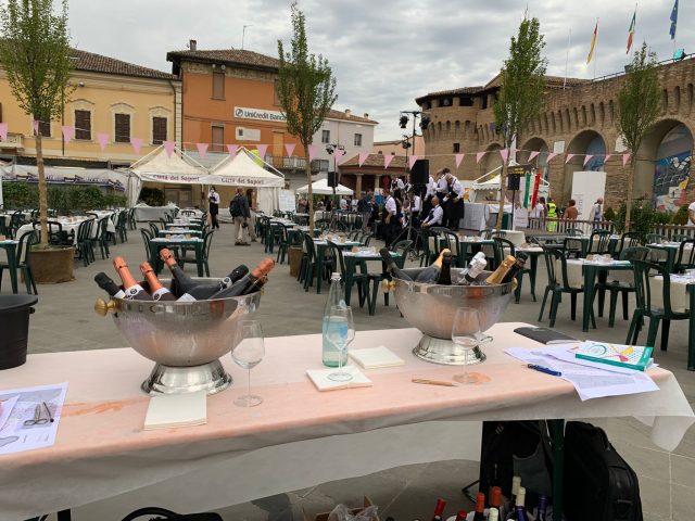 Tramonto DiVino 2021, SaporOsare al road show più gustoso dell’Emilia-Romagna