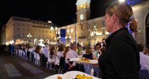 “Cena dei Mille”: la città ducale diventa un ristorante a cielo aperto