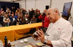 Ferrara: Igles Corelli presenta la ricetta del suo risotto al granchio blu